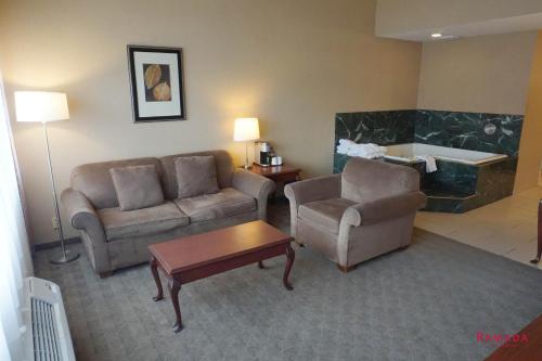 Ramada by Wyndham Kelowna Hotel & Conference Center