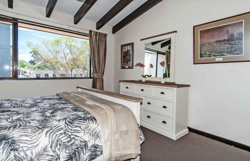 Prime Location Handy CBD& Restaurants