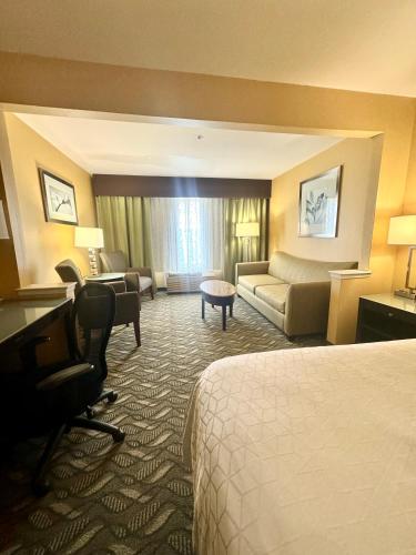 Holiday Inn Express Hotel & Suites San Jose-Morgan Hill