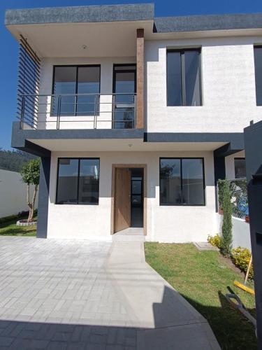 Dış Görünüm, Casa excelente (Llano Chico) in Rumipamba