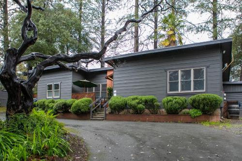 . Anderson Valley Inn
