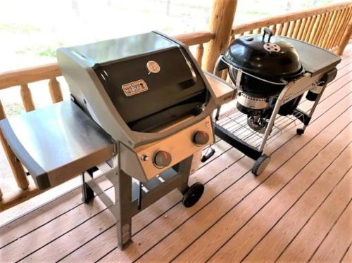 Modern Mountain Luxury Home in the Pines, Sleeps 15, Wrap Around Deck with Hot Tub in Island Park, USA