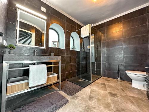 Deluxe Villa image 3