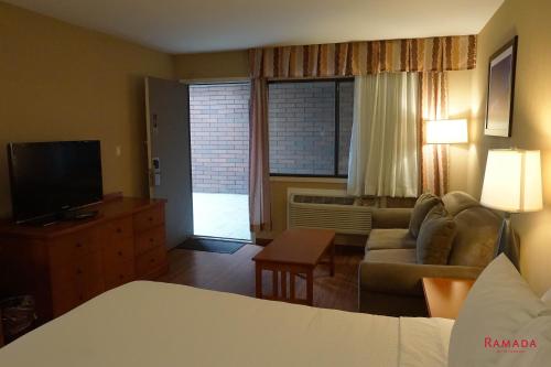 Ramada by Wyndham Kelowna Hotel & Conference Center