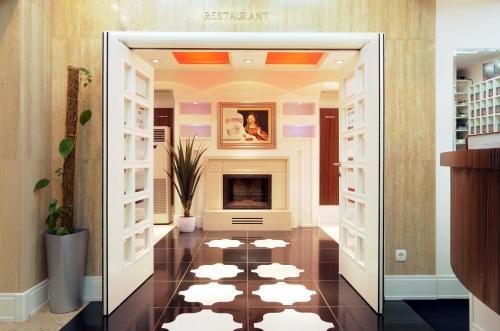 Garni Hotel Crystal - image 3
