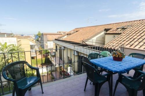 Renovierte Ferienwohnung in Stazzo mit Grill und Terrasse