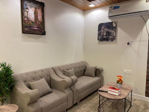 بيتي بلس للغرف الفندقية- مدخل مستقل in Al Khabra'