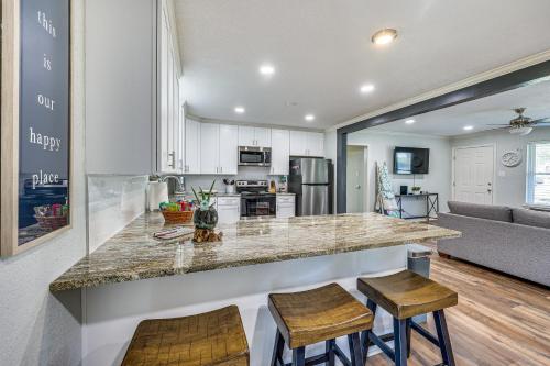 Charming Hot Springs Home Near Lake Hamilton! in Hot Springs, USA