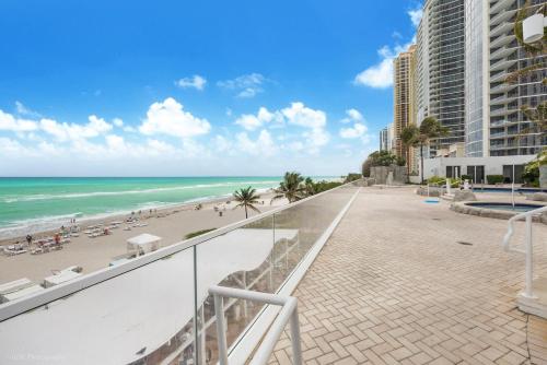 Vista/Panorama, Beachfront Resort Suite with Views in Sunny Isles Beach