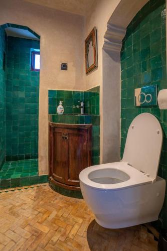 Standard Double Room Private Bathroom image 5