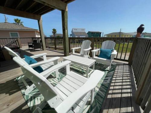 Private beach access -360 Water Views - Upscale home - Second Row in Surfside Beach (TX)