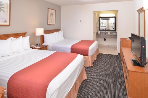 Queen Room with Two Queen Beds - Non-Smoking