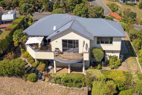 Jacaranda - Views over Tasman Bay in Britannia Heights