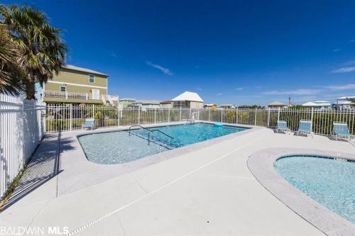 Family Waves-340 S Breakers in Fort Morgan