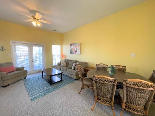 Family Waves-340 S Breakers in Fort Morgan