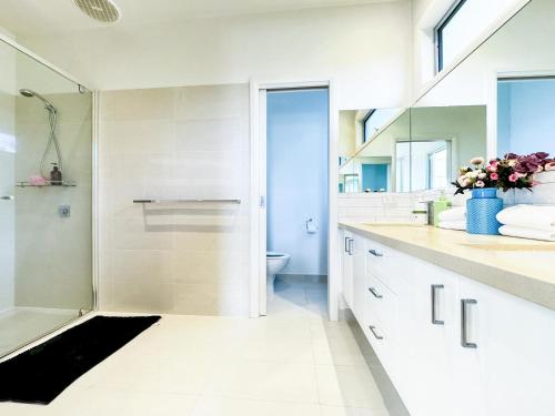 Luxurious Comfort with Bay Views