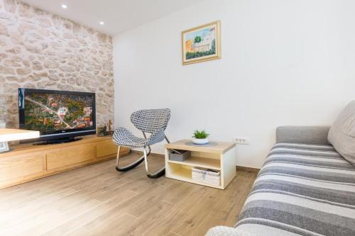 Holiday house with a swimming pool Vrgorac, Zagora - 22798 in Rašćane