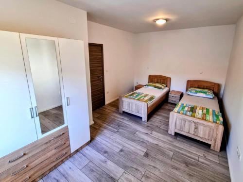 Two-Bedroom Apartment with Balcony and Sea View image 10