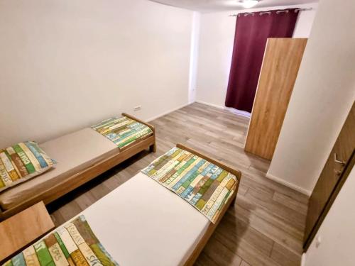 Two-Bedroom Apartment with Balcony and Sea View image 9