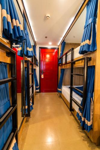 6 Mixed Dorm Bed with Shared Bathroom image 2