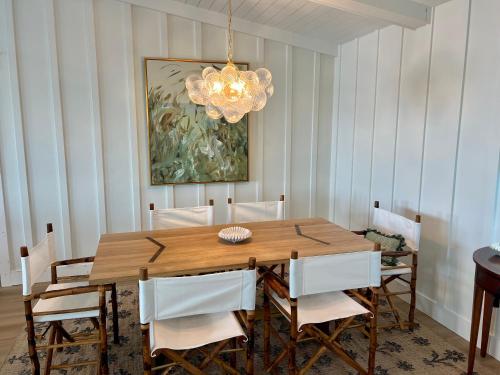 Lakefront Duplex With Pontoon Boat Downtown in Mount Dora (FL)