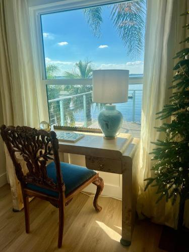 Lakefront Duplex With Pontoon Boat Downtown in Mount Dora (FL)