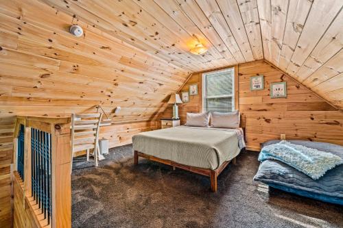 Private Cozy Cabin with Hot Tub & Mt View - Only 10 min to The Parkway, Sevierville (foto 7)