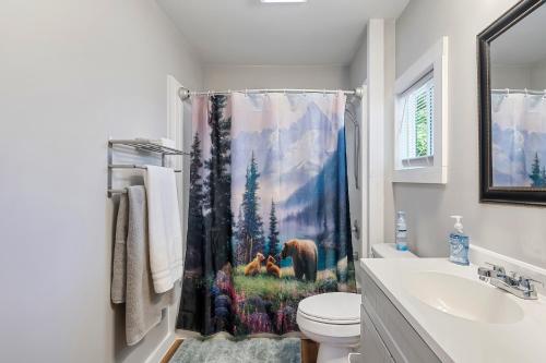 Private Cozy Cabin with Hot Tub & Mt View - Only 10 min to The Parkway, Sevierville (foto 3)