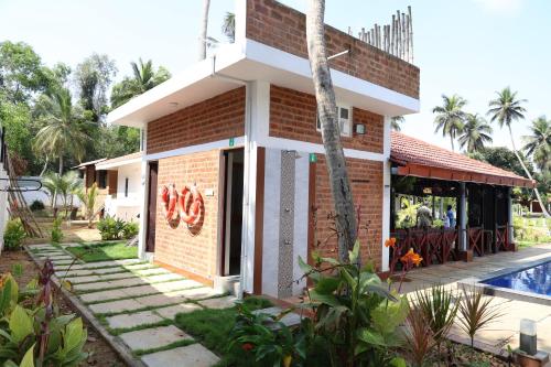 Athulya Resort -Leisure and Luxury cottages from EMBEHolidays in Edaikazhinadu