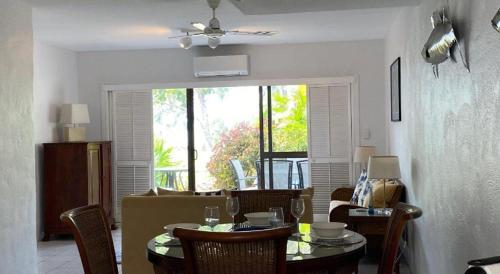 Beachfront Terraces with Onsite Reception & Check In photo 3