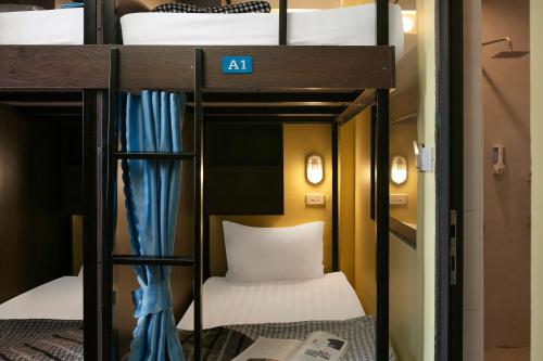 Hanoi Oldtown Nomad Hostel - Tap to explore photos