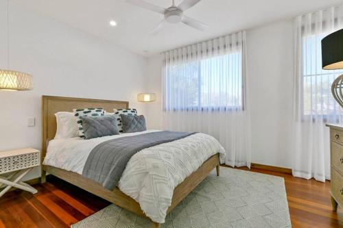 Pet Friendly Tropical Escape in Sunshine Beach