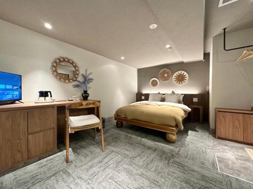 room detail thumbnail 1