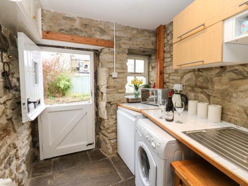 Wayside Cottage Consett - image 12