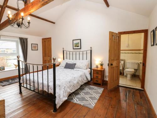 Wayside Cottage Consett - image 13