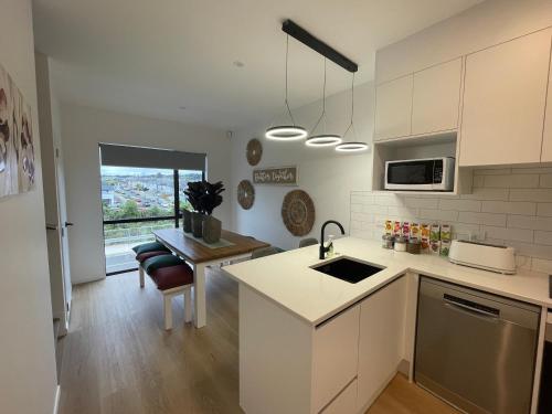 مطبخ, فلاتبوش هوليداي أكوموديشن (Flatbush Holiday Accommodation) in Flat Bush