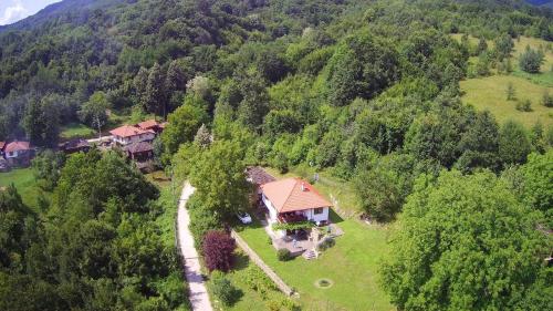 สวน, Apriltsi Hills in เอพริลตซิ