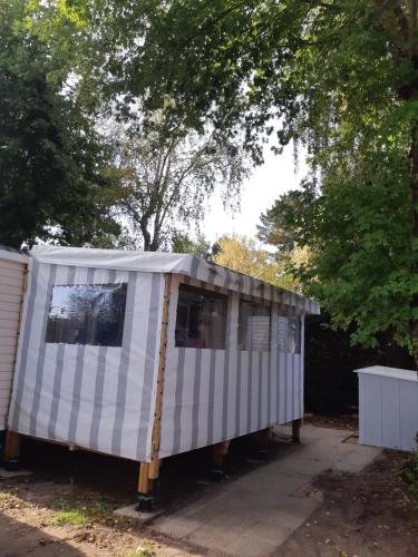 Mobil-home a louer dans un camping **** proche de la mer et forêt