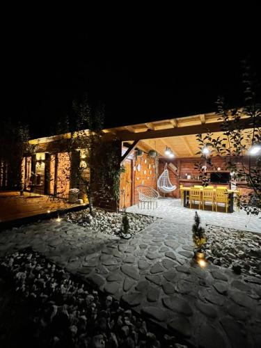 Cuibul din livadă (Cuibul din livada) in Vulcana De Sus