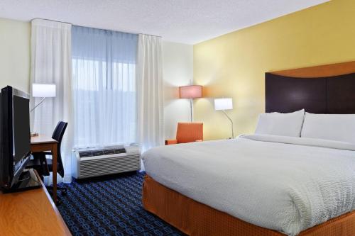 Fairfield Inn & Suites Charlotte Arrowood