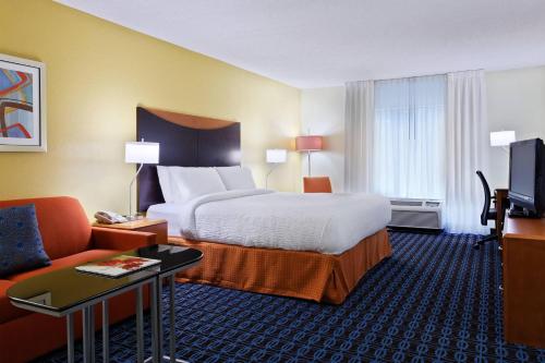 Fairfield Inn & Suites Charlotte Arrowood