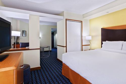 Fairfield Inn & Suites Charlotte Arrowood