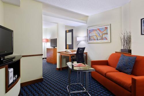 Fairfield Inn & Suites Charlotte Arrowood