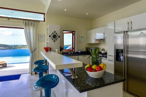 Stunning 3 bedroom villa with Pool & Jacuzzi in Freetown
