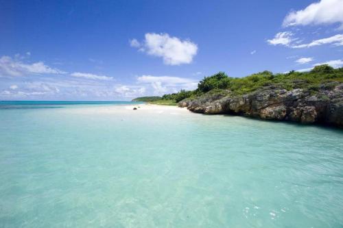 The Hideaway 3 Bedroom suite Pool/Sea View