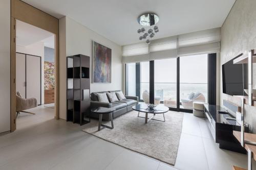 Fabulous 1BR apartment in Address Beach Resort, Дубай (фото 3)