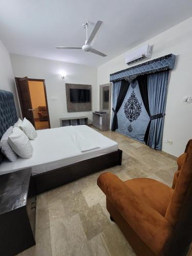 Hotel Capital one - image 9