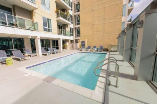 The Turquoise Lounge - Chic 2BR Beach view Pool, Sauna, Los Angeles (foto 5)
