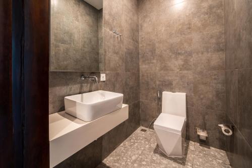 Two-Bedroom Villa image 9