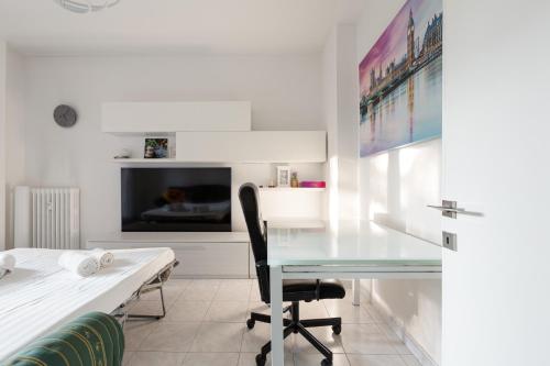 Corvetto M3 - Bright Apt. with balcony!, Milan (photo 10)
